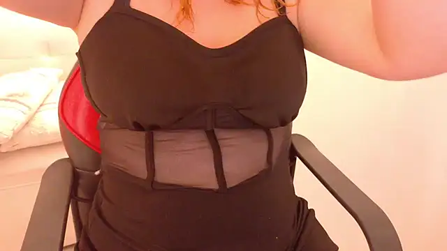 Snapshot of Angel_saez chatting on October 2025 10:32:02 AM Angel saez online show from October 2025 10:32:02 AM