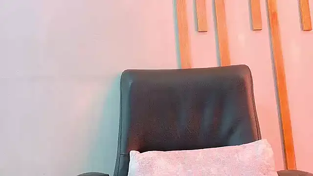 Snapshot of Angel_saez chatting on October 2025 10:26:01 AM Angel saez online show from October 2025 10:26:01 AM