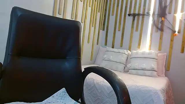 Snapshot of Angel_saez chatting on October 2025 11:55:01 AM Angel saez online show from October 2025 11:55:01 AM