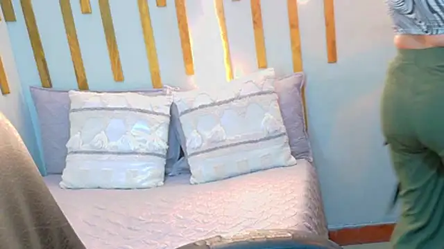 Snapshot of Angel_saez chatting on November 2025 10:59:02 AM Angel saez online show from November 2025 10:59:02 AM