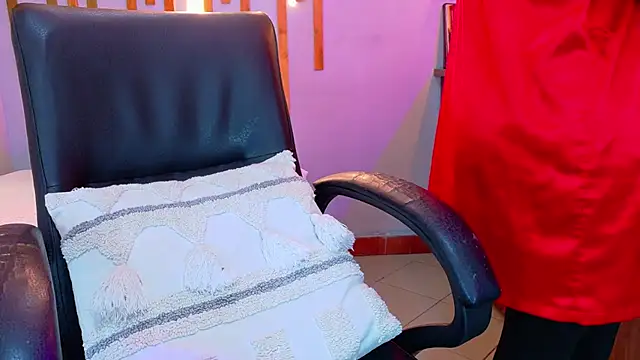 Snapshot of Angel_saez chatting on November 2025 10:48:02 AM Angel saez online show from November 2025 10:48:02 AM