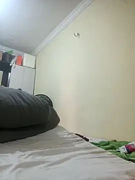 Snapshot of Italo_gay chatting on October 2025 04:17:01 PM Italo gay online show from October 2025 04:17:01 PM