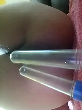 Snapshot of Italo_gay chatting on November 2025 11:32:01 PM Italo gay online show from November 2025 11:32:01 PM