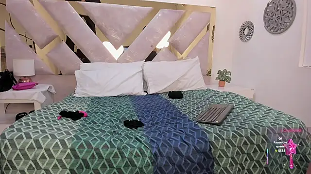 Snapshot of Marianee_Rousse chatting on September 2025 10:10:02 PM Marianee Rousse online show from September 2025 10:10:02 PM