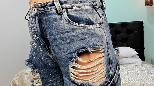 Snapshot of Marianee_Rousse chatting on November 2025 08:23:02 PM Marianee Rousse online show from November 2025 08:23:02 PM