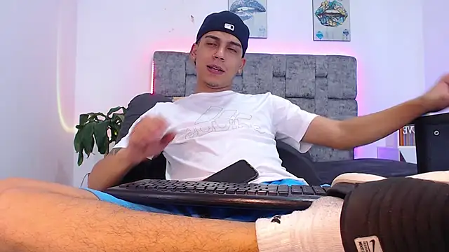 david santos16 online show from November 2025 01:06:02 AM