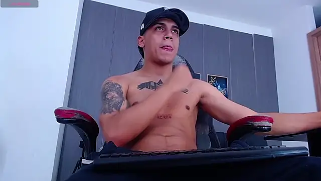 david santos16 online show from November 2025 02:24:01 AM