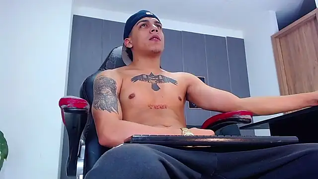 david santos16 online show from November 2025 04:04:01 AM