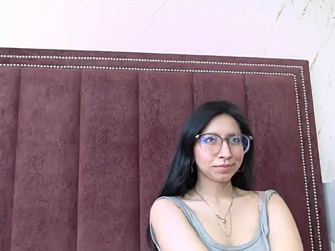 Snapshot of VioletxBloom chatting on September 2025 07:13:02 PM VioletxBloom online show from September 2025 07:13:02 PM