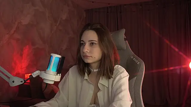 LumeNova online show from February 2026 12:51:01 AM