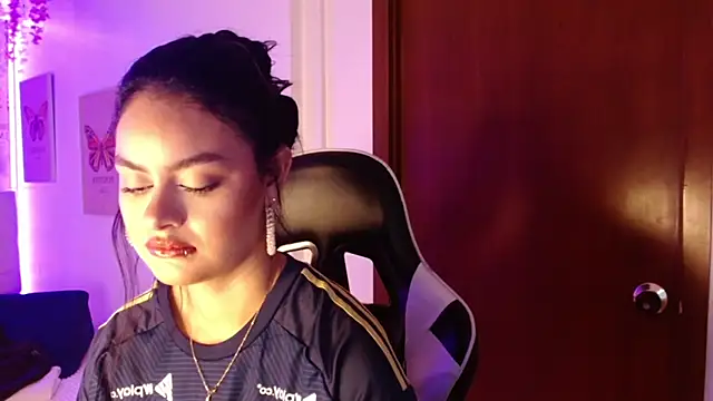 Snapshot of Sofia_Tanaka chatting on September 2025 12:26:01 PM Sofia Tanaka online show from September 2025 12:26:01 PM