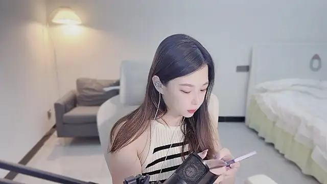 Maymay  online show from October 2025 10:59:02 PM