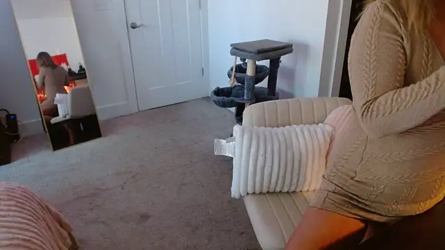 Snapshot of Milfy2017 chatting on October 2025 08:55:02 PM Milfy2017 online show from October 2025 08:55:02 PM