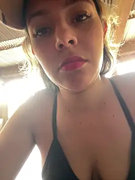 Snapshot of sofi_and_curlers669 chatting on June 2026 09:39:01 PM sofi and curlers669 online show from June 2026 09:39:01 PM