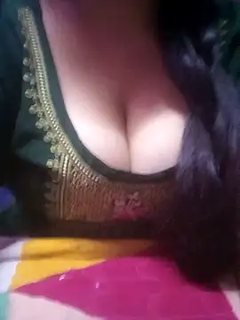 Snapshot of TINASONI chatting on April 2026 05:52:01 PM TINASONI online show from April 2026 05:52:01 PM