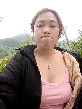 miumiu 00 online show from October 2025 02:12:01 AM