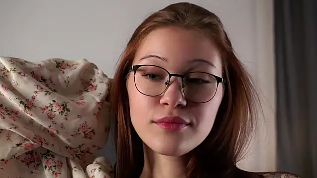 Snapshot of KarisaKusner chatting on October 2025 12:10:02 AM KarisaKusner online show from October 2025 12:10:02 AM