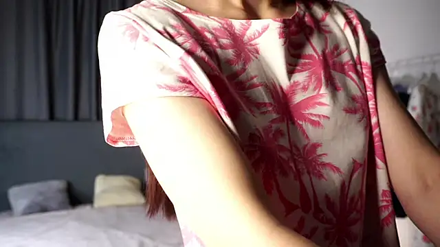 Snapshot of KarisaKusner chatting on November 2025 12:19:01 AM KarisaKusner online show from November 2025 12:19:01 AM