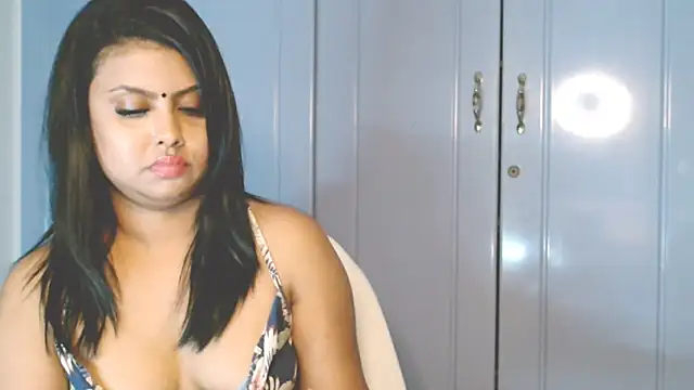 Indian GlowingMiax online show from October 2025 04:50:01 PM