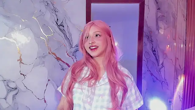 Snapshot of Suxan_White_ chatting on September 2025 12:26:01 PM Suxan White online show from September 2025 12:26:01 PM