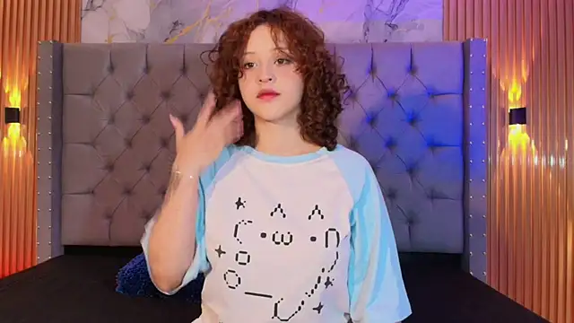 Snapshot of Suxan_White_ chatting on September 2025 11:33:02 AM Suxan White online show from September 2025 11:33:02 AM