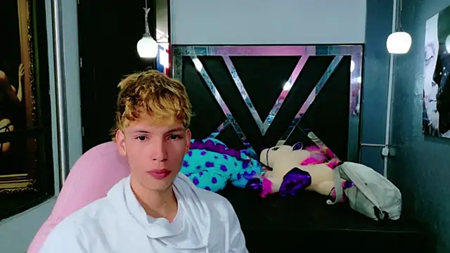 Snapshot of park_jimin1 chatting on September 2025 12:05:01 PM park jimin1 online show from September 2025 12:05:01 PM