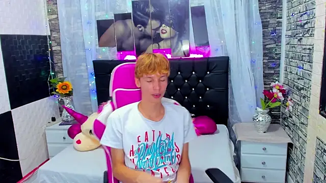 Snapshot of park_jimin1 chatting on October 2025 03:12:01 PM park jimin1 online show from October 2025 03:12:01 PM