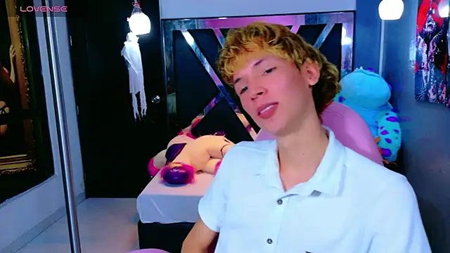 Snapshot of park_jimin1 chatting on October 2025 12:18:02 PM park jimin1 online show from October 2025 12:18:02 PM