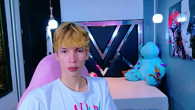 Snapshot of park_jimin1 chatting on November 2025 12:04:01 PM park jimin1 online show from November 2025 12:04:01 PM