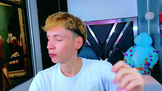 Snapshot of park_jimin1 chatting on November 2025 12:05:02 PM park jimin1 online show from November 2025 12:05:02 PM