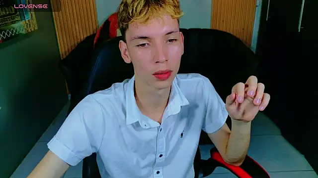 Snapshot of park_jimin1 chatting on November 2025 03:12:02 PM park jimin1 online show from November 2025 03:12:02 PM