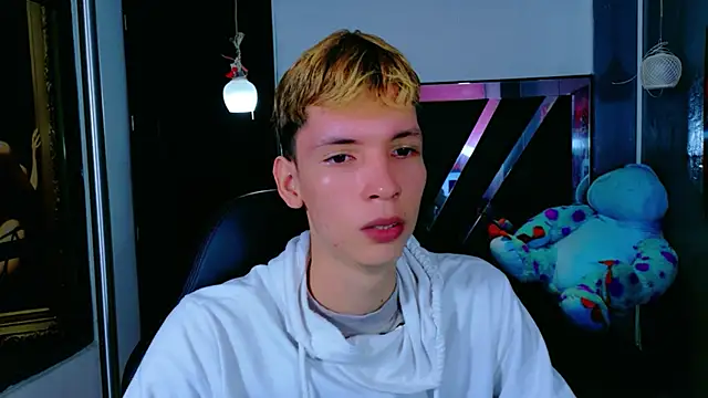 Snapshot of park_jimin1 chatting on November 2025 02:20:02 PM park jimin1 online show from November 2025 02:20:02 PM