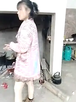 Snapshot of linda_bae00 chatting on December 2025 02:30:01 AM linda bae00 online show from December 2025 02:30:01 AM