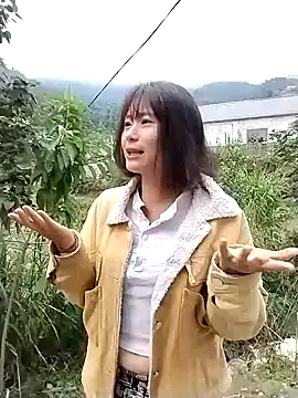 Snapshot of linda_bae00 chatting on December 2025 01:33:01 AM linda bae00 online show from December 2025 01:33:01 AM