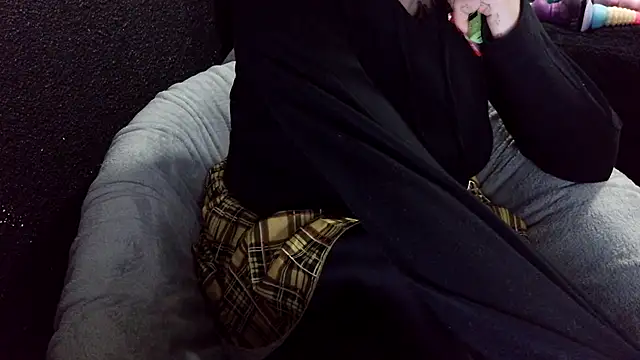 Snapshot of fetishslut4u chatting on October 2025 05:39:01 AM fetishslut4u online show from October 2025 05:39:01 AM