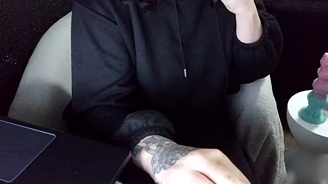 Snapshot of fetishslut4u chatting on October 2025 01:25:02 PM fetishslut4u online show from October 2025 01:25:02 PM