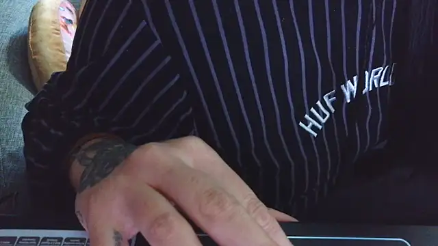 Snapshot of fetishslut4u chatting on November 2025 07:04:02 PM fetishslut4u online show from November 2025 07:04:02 PM