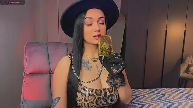 Snapshot of mygoddesshecate chatting on October 2025 03:05:02 AM mygoddesshecate online show from October 2025 03:05:02 AM