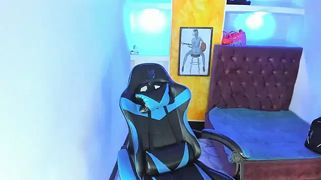 alison moon7 online show from November 2025 12:17:01 PM