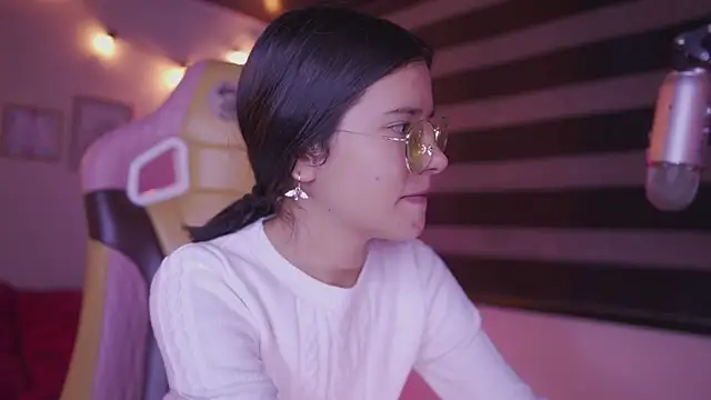 Lana Dreams  online show from November 2025 01:17:02 AM