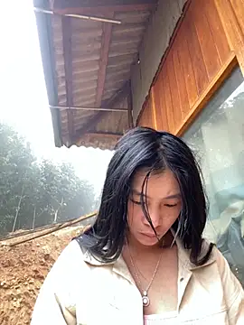 EmLy02 online show from November 2025 12:10:01 AM