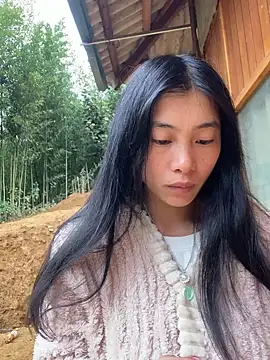 EmLy02 online show from November 2025 12:32:02 AM