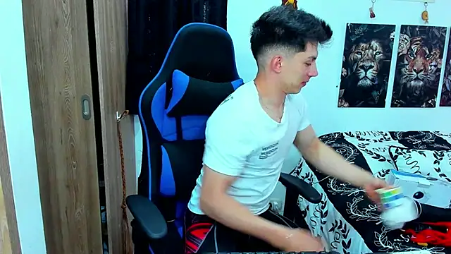 Snapshot of javiersexymann chatting on January 2025 04:44:01 PM javiersexymann online show from January 2025 04:44:01 PM