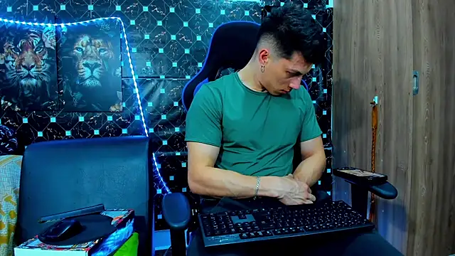 Snapshot of javiersexymann chatting on September 2025 11:41:02 PM javiersexymann online show from September 2025 11:41:02 PM