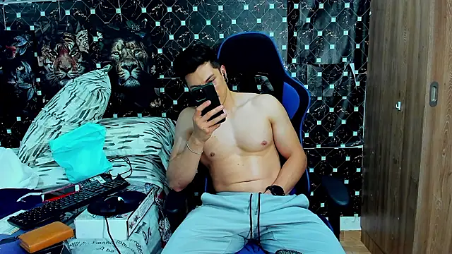 javiersexymann online show from February 2026 06:33:02 AM