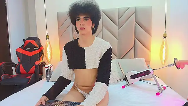 Snapshot of Kheyler_Thompson chatting on October 2025 12:04:02 PM Kheyler Thompson online show from October 2025 12:04:02 PM