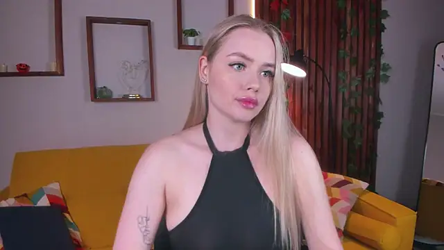 Snapshot of AvroraGoldie chatting on November 2025 03:27:01 AM AvroraGoldie online show from November 2025 03:27:01 AM