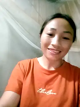 lucybaby00 online show from April 2026 11:33:01 AM