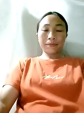 Snapshot of lucybaby00 chatting on April 2026 02:40:02 PM lucybaby00 online show from April 2026 02:40:02 PM
