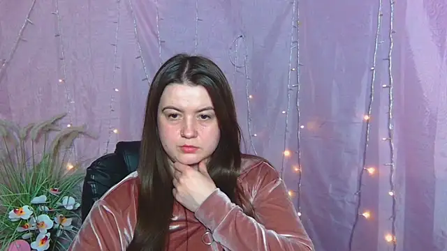 Snapshot of MavkaCute chatting on April 2026 06:21:01 PM MavkaCute online show from April 2026 06:21:01 PM